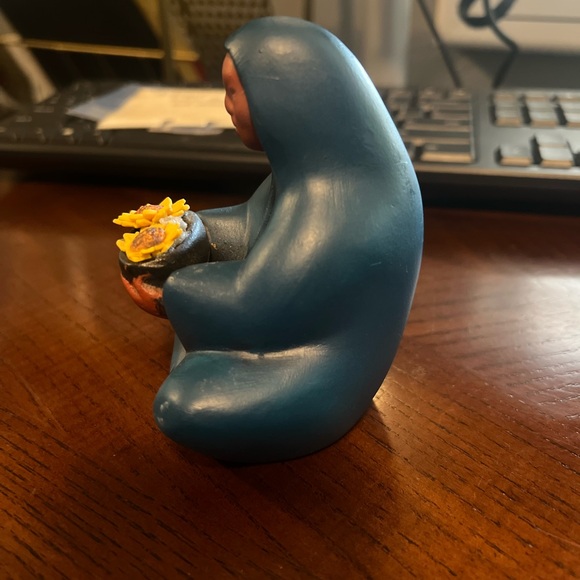 Tlalli Woman & Sunflowers  Seated Aztec Spanish Pottery Figurine Indigenous - Picture 2 of 8